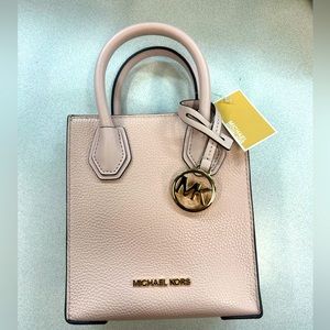 MICHAEL KORS Mercer Extra-Small Leather Crossbody Bag With Gold Hardware